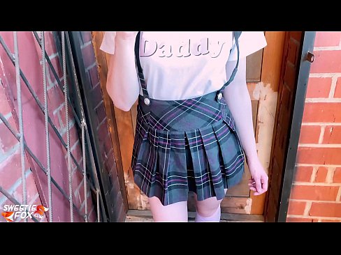 ❤️ Школачы Сосут анын Дик терең жана трахает ордуна класстар. ❤️❌ Порно видео ky.pornoreino-com.ru